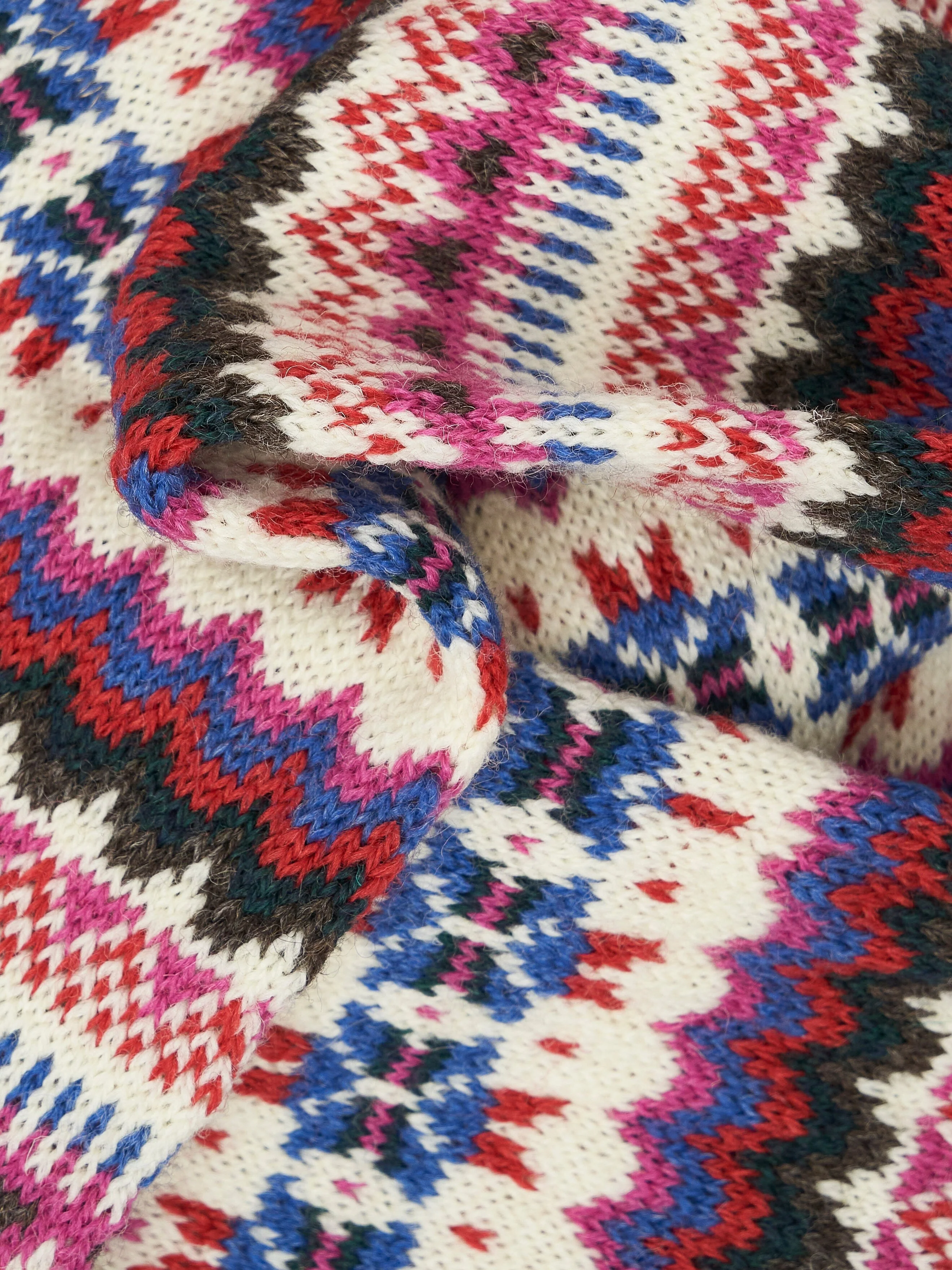 Bonnie Made in England Wool Faire Isle Scarf in Red - Image 4