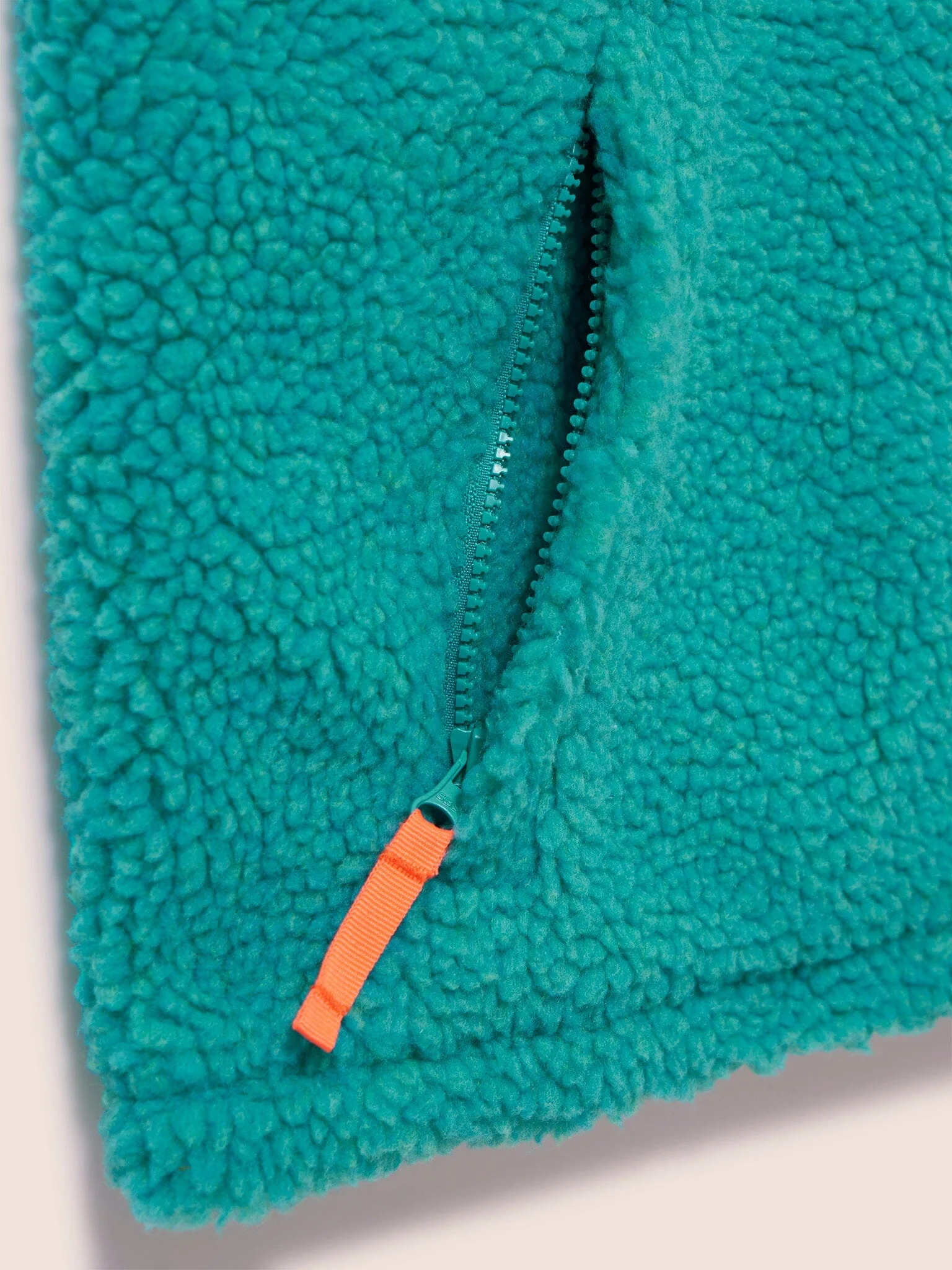 Harlem Recycled Fleece Gilet in Teal - Image 6