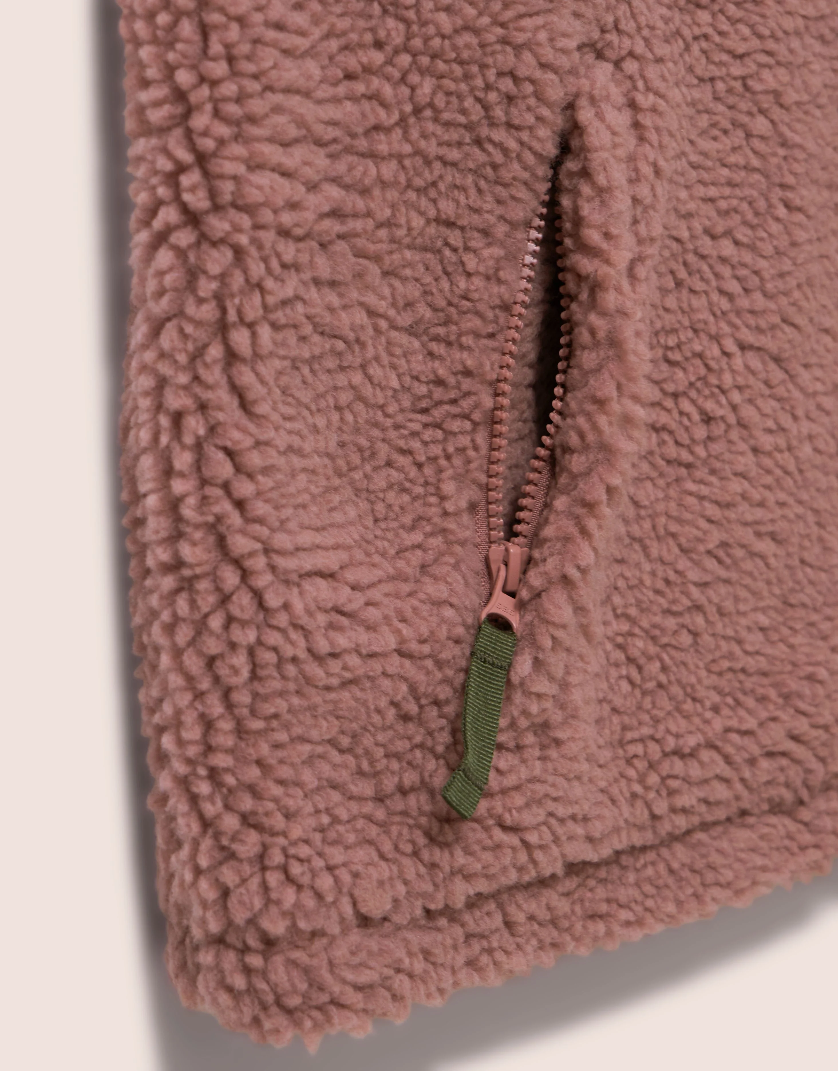 Harlem Recycled Fleece Gilet in Pink - Image 6