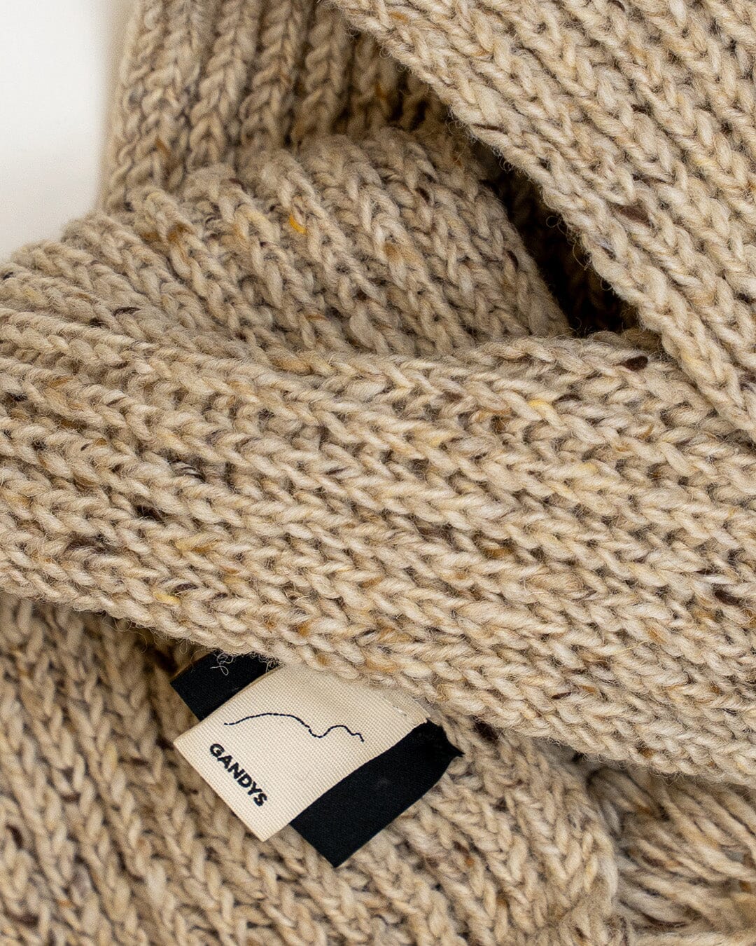 Tay Made in England Wool Scarf in Natural Slub - Image 4
